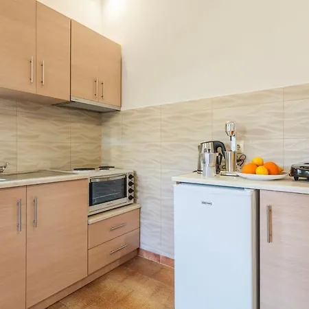 Ferienhaus Summer Rose Garden Getaway - A Step To The Kalamata