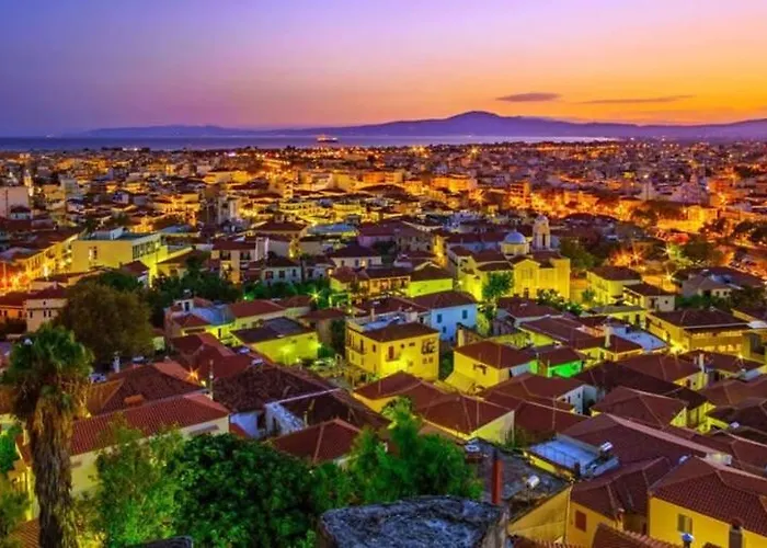 Summer Rose Garden Getaway - A Step To The Kalamata