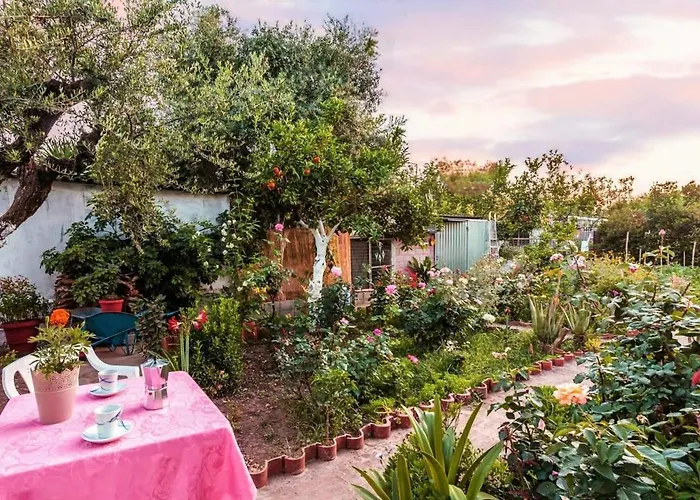 Summer Rose Garden Getaway - A Step To The